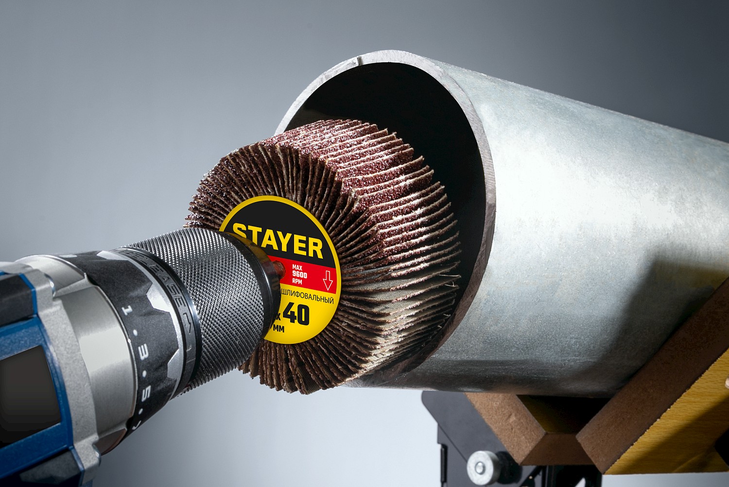 STAYER d 30 x 15 мм, P100, на шпильке d 6 мм, Круг шлифовальный лепестковый (36606-100)